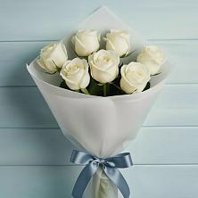 Букет 7 Белых роз Эдлесс Лав в Петровское