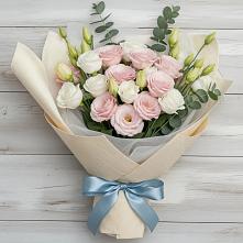 Букет цветов из:  Лизиантусы в Петровское