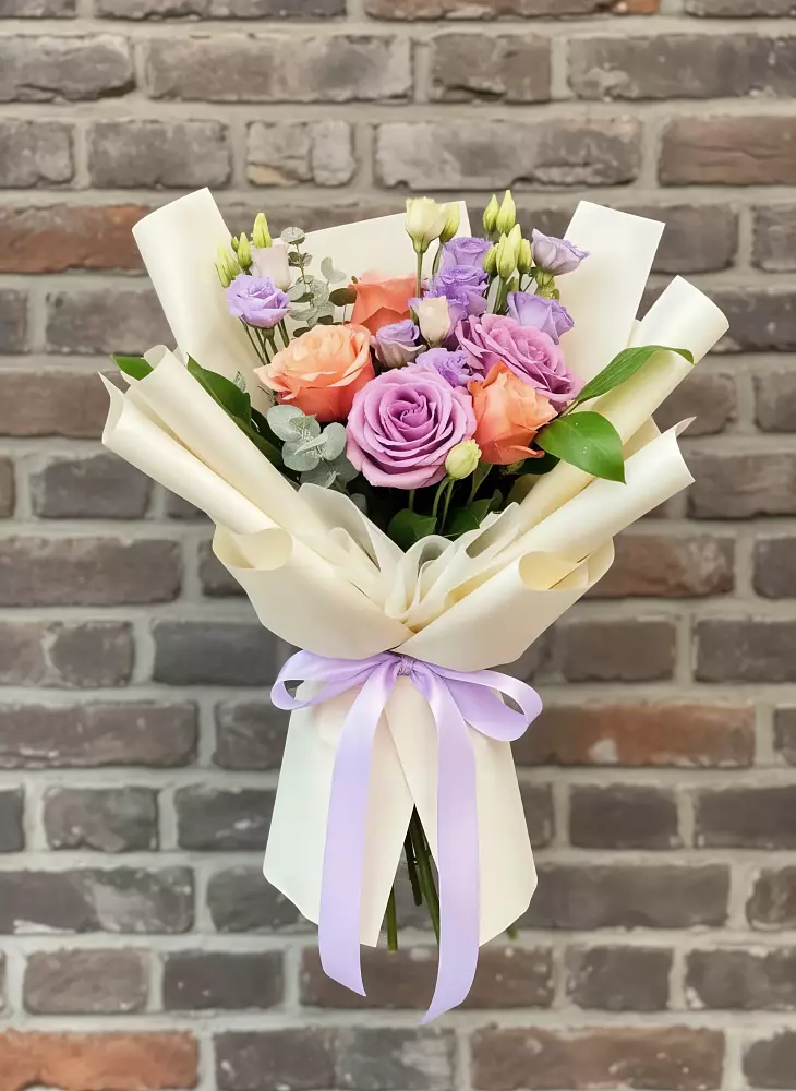 Букет цветов из: Лизиантусы и Розы в Петровское