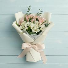 Букет цветов из:  Альстромерии в Петровское