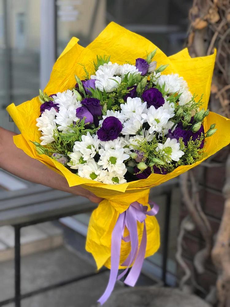 Букет цветов из: Ирисы, Хризантемы и Ромашки в Петровское