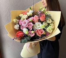 Букет цветов из:  Розы, Лизиантусы и Гвоздики #REPLACE_PRED# Петровское