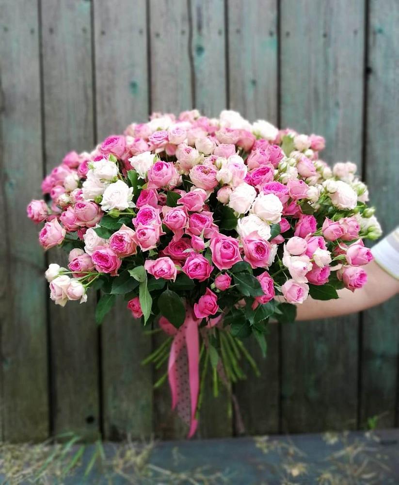 Букет Розовые кустовые розы Натали и Лав Лидия в Петровское