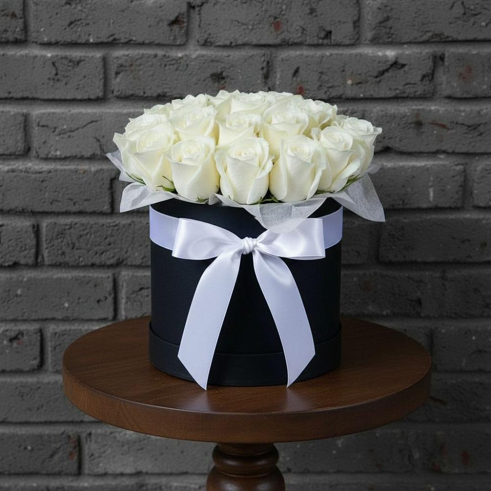 Цветочная композиция из Розы в шляпной коробке в Петровское